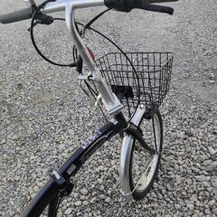 折りたたみ自転車の画像