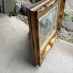 重厚な絵画の画像