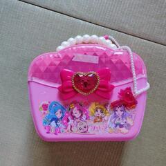 デリシャスパーティプリキュアのキャリーケースとヒーリングっどプリキュアの画像