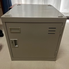 カギ付きロッカー
