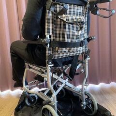 【中古】車椅子／折り畳み／車いす★KADOKURA★カドクラの画像