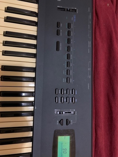 KORG X2 シンセサイザー キーボード 76鍵盤、台あり KORG X2 シンセサイザー キーボード 76鍵盤