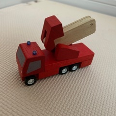 プラントイズ プラントイ 消防車 木のおもちゃ