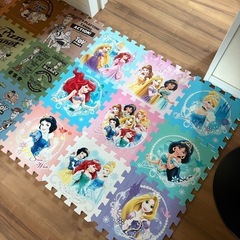 決まりました！フロアマット　子ども向け　ディズニー系