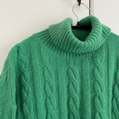 GU パフィータッチクロップドタートルネックセーター(長袖) 緑 Lの画像