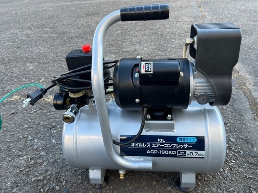 オイルレスエアコンプレッサー　高儀　10L
