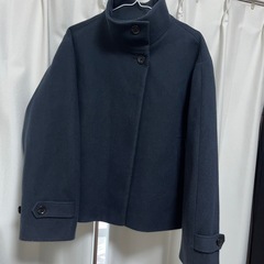guショートコートネイビーの画像