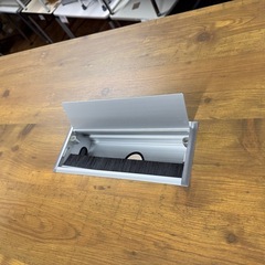 ミーティング　テーブル　幅150 奥75 高さ72cm 配線ホール付きの画像