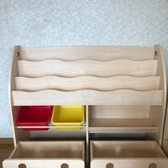 絵本とおもちゃ収納棚（2台）