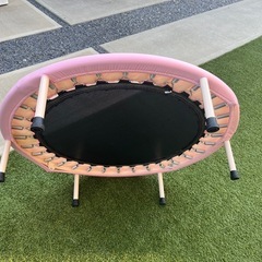 子供用トランポリンの画像