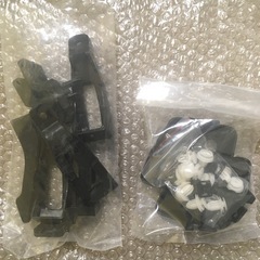 【新品・未使用】ジムニーJB64 JB74　フロントグリル マークレスグリルの画像
