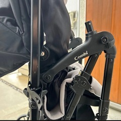コンビ　ベビーカー　黒
