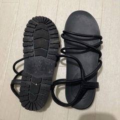 最終値下げ！ブラックサンダルの画像
