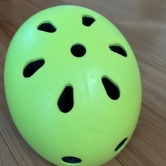 GLOBBER 子ども用ヘルメット 蛍光イエロー