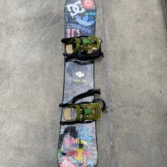 スノーボード　板　ビンディング付きの画像