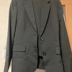 薄手パンツスーツ