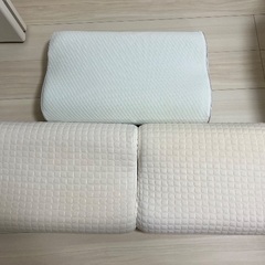 枕　IKEA ニトリ　3つ　譲りします