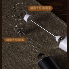 新品未使用 
黒 ミルクフォーマー 電動 ミルク泡立て器 泡立て器 ミニ 電動 ミルクフォーマー 泡立て器 ミルクフォーマー 電動 泡立て器 ミニ ミニ ミルク泡立て器 ミルクフォーマー 電動 USB充電式 3段階調整 2-in-1ステンレススチールの画像