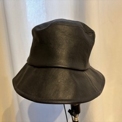 フェイクレザー　バケットハットの画像