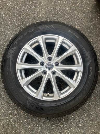 スタッドレスタイヤ　ハリアー225/65R17 4本セット