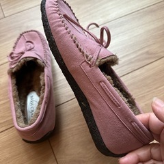 新品未使用 22.5 防寒 撥水 モカシン スニーカーの画像