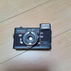 コ二カ C 35 EFとカメラ三脚の画像