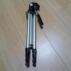 コ二カ C 35 EFとカメラ三脚の画像