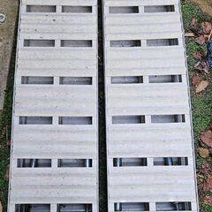 (交渉中)早い者勝ち　折り畳み式　アルミラダー2本セット　バイク...