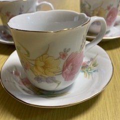 ティーカップ　３個セット　花柄の画像