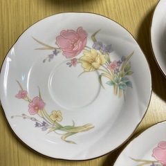 ティーカップ　３個セット　花柄の画像