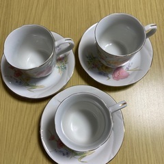 ティーカップ　３個セット　花柄の画像