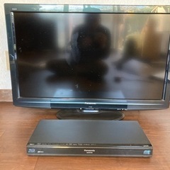 （取引中）32型テレビ　Blu-rayレコーダーセット