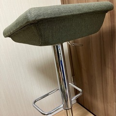 カウンターチェア　回転式の画像