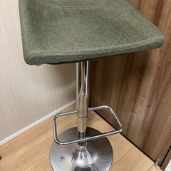 カウンターチェア　回転式の画像