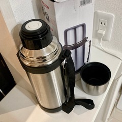 真空ステンレス行楽ボトル 1.1Lの画像