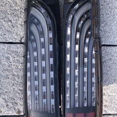 [中古 値下げしました]ハイエース 200系 LED テールランプ 左右セット