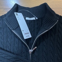 ジーユー  ケーブルフルジップセーター　M 新品の画像