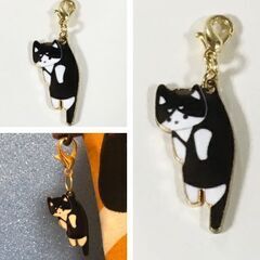 ぶら下がり/ハチワレ猫バックチャームキーリング（新品）の画像