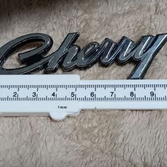 日産純正　チェリー　エンブレム　中古の画像