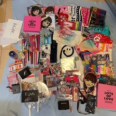 E-girls、Flower、鷲尾伶菜、EXILE等グッズたくさん