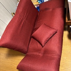 ニトリ　コンパクトソファ赤色