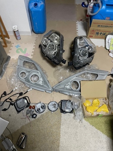 アイシス　ヘッドライト加工用に