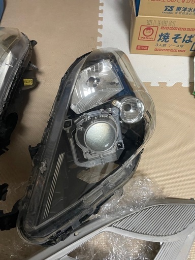 アイシス　ヘッドライト加工用に