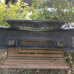 🎉プリウスα　フロントバンパーの画像