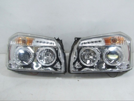 ダッジ マグナム 社外ヘッドライト