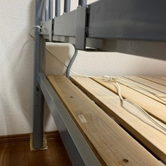 すのこベッド【シングルサイズ、組立式、コンセント付き】の画像