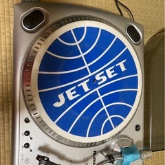 アンプ、スピーカー、レコードプレーヤーの画像