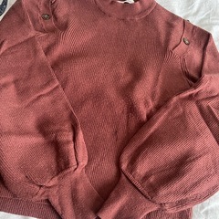 肩開きニットプルオーバー 肩出し セーター archive ブラウンの画像