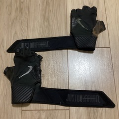 NIKE トレーニンググローブ　使用感あり