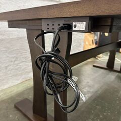 【NITORI】 ニトリ 天然木 ダイニングテーブル 160cm×90cm ヤマト4 160 DBR 専用コンセント付 N0567の画像